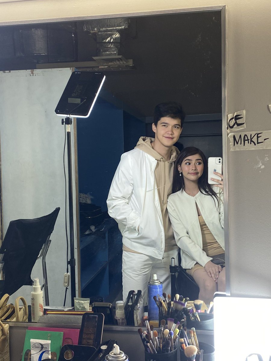 [Photo Unlocked] #RobXine's mirror shot! We miss you twogether. ♡

ROBXINE FOR CREAMLINE
#RobBlackburn #MaxineTrinidad