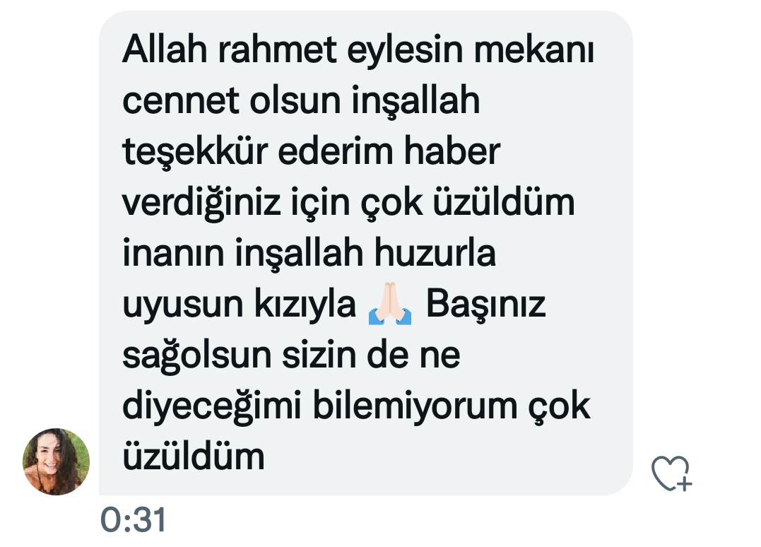 ulkerhuseyn9190's tweet photo. Annem sizi kızı gibi gördüğü, sevdiği için çok doğru olduğunu his ettirdiğin için çok teşekkür ederim acımızı bizimle paylaştığın için var ol annem sizi biryerden görüyo umarım çok sevinir ne yazacağımı bilemiyorum iyi ki siz ablan olarak daim yanındayız @rebrusahin #EbruŞahin https://t.co/5Ljid4Gatf