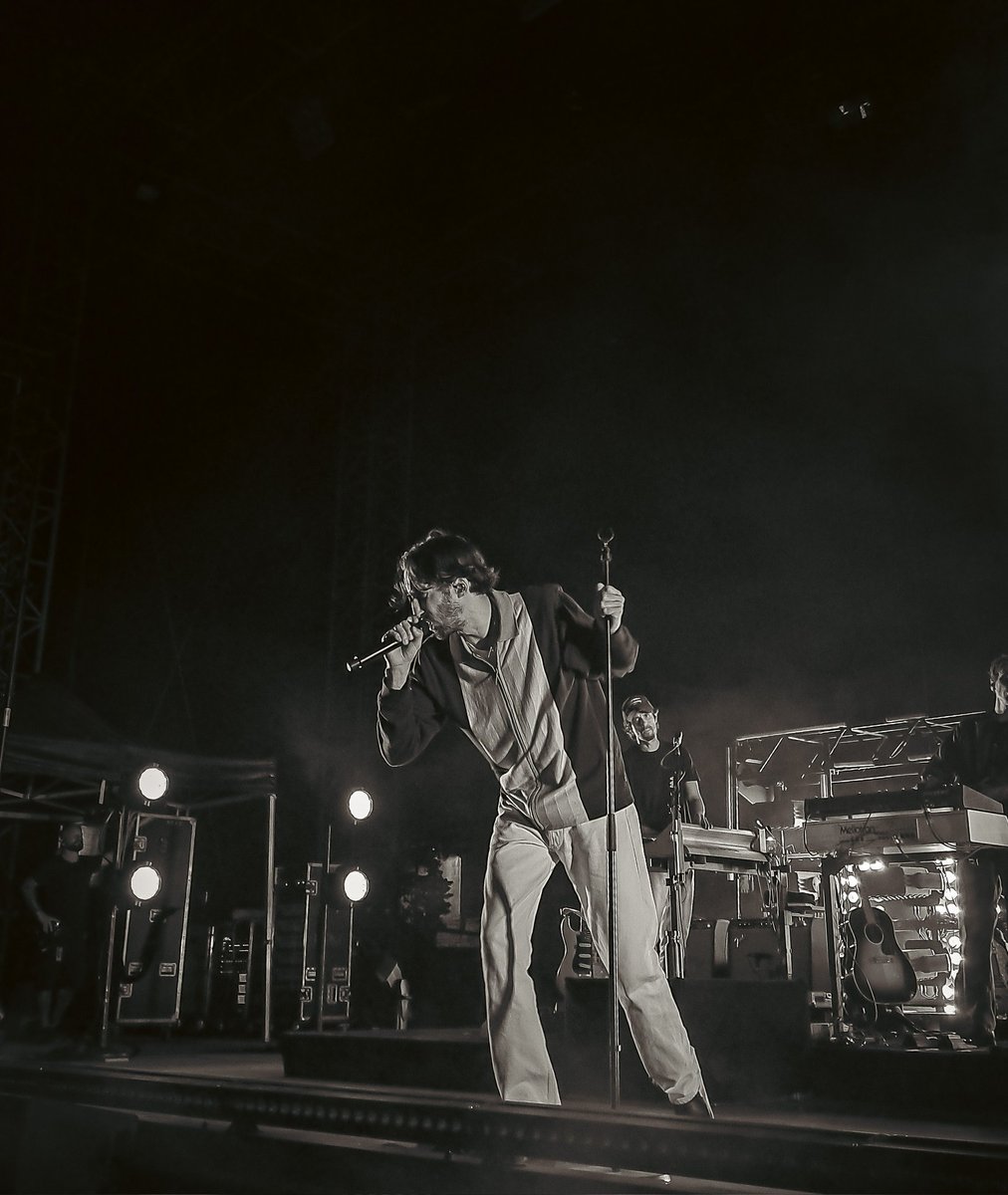 EvaNadal10's tweet photo. Encore quelques photos du #concert de #lomepal à #arles au #theatreantique 
Il a tout déchiré 🔥 #lomepalconcert #Lomepal https://t.co/iJcc2jn2rt