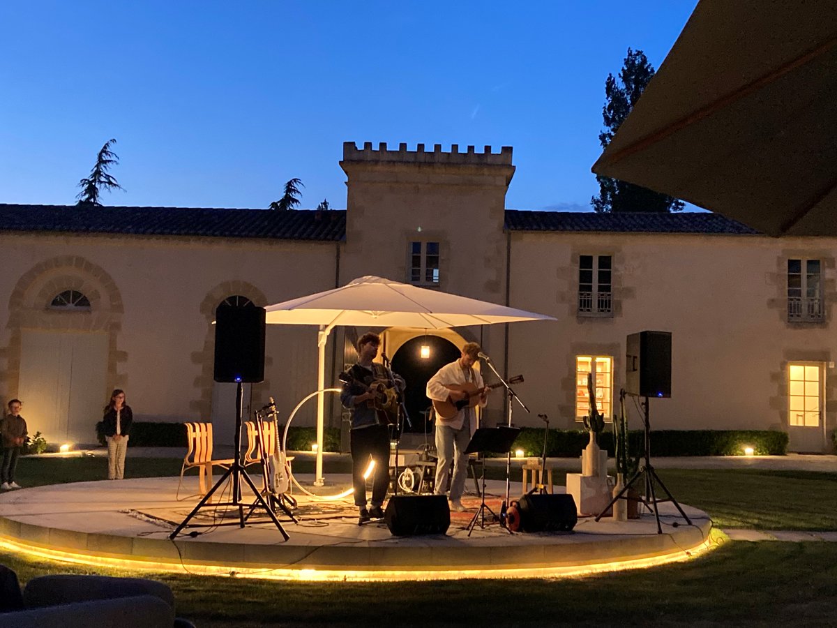 Best Of Wine Tourism | Bordeaux (@bestof_bordeaux) on Twitter photo Venez partager entre amis ou en famille un dîner tapas lors d'un afterwork concert au <a href="/ChateauMalrome/">Château Malromé</a> qui a lieu un jeudi par mois, d'avril à septembre!
Prochaines dates : Jeudi 1er septembre (groupe The MimOzas)
Entrée gratuite - Tapas et vins à la carte (paiement sur place) Venez partager entre amis ou en famille un dîner tapas lors d'un afterwork concert au <a href="/ChateauMalrome/">Château Malromé</a> qui a lieu un jeudi par mois, d'avril à septembre!
Prochaines dates : Jeudi 1er septembre (groupe The MimOzas)
Entrée gratuite - Tapas et vins à la carte (paiement sur place)