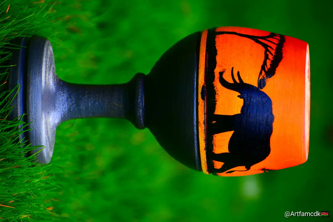Artfamcdk's tweet photo. Hey FRIDAY, same time same place? I got this- WINE🌱🦏🐘💚🍷
#customwineglass #wildlifeart #artforconservations @OlPejeta @OlPejetaEscapes @HelpingRhinos @ReviewsMB @Marchlily74 @CitysFElephants @FriendsRhinoCH @RareRhino @HORNi_Rhino @GlobalElephants https://t.co/rBNuNSEo2P