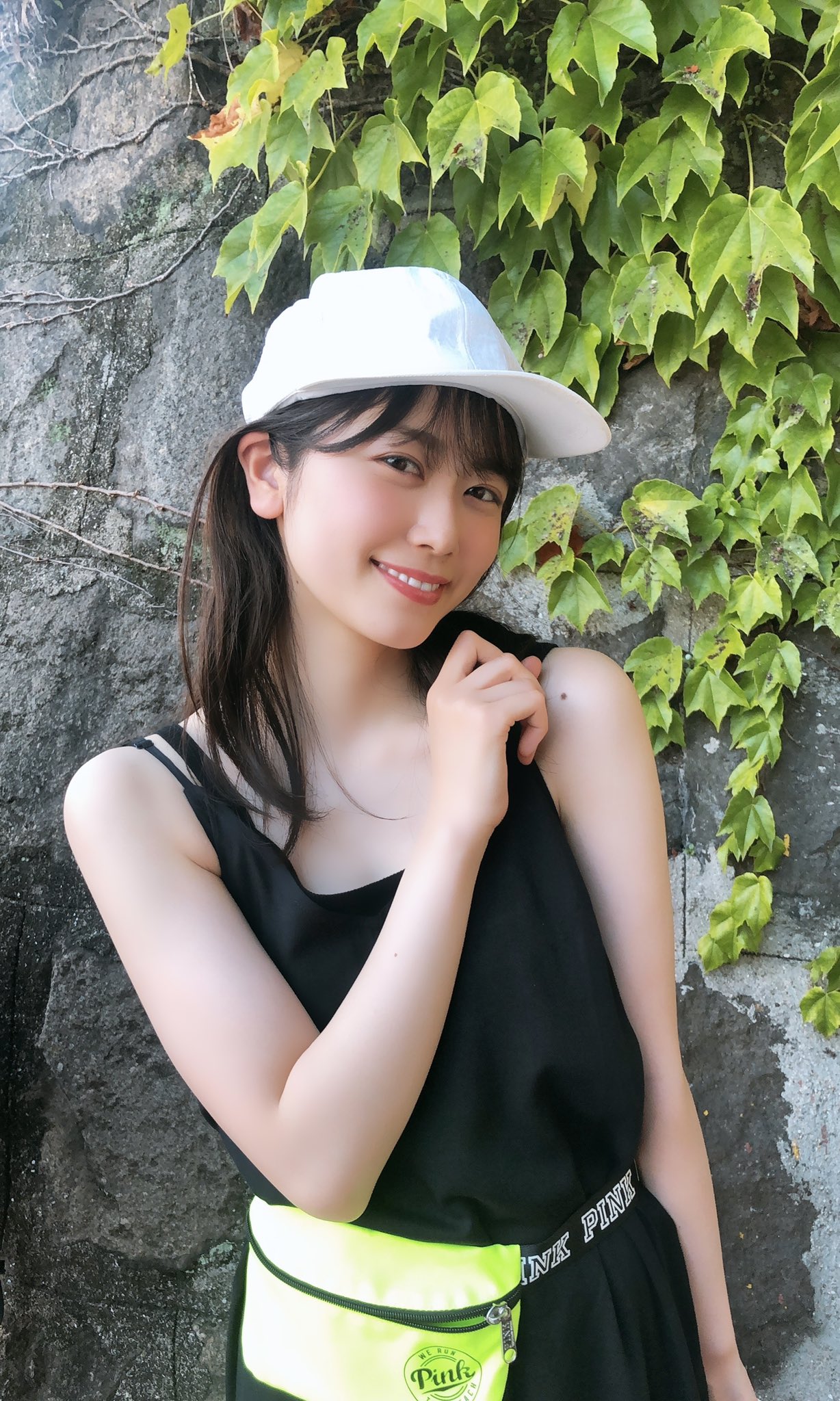 日向坂46 丹生明里1st写真集『やさしい関係』 on X: 