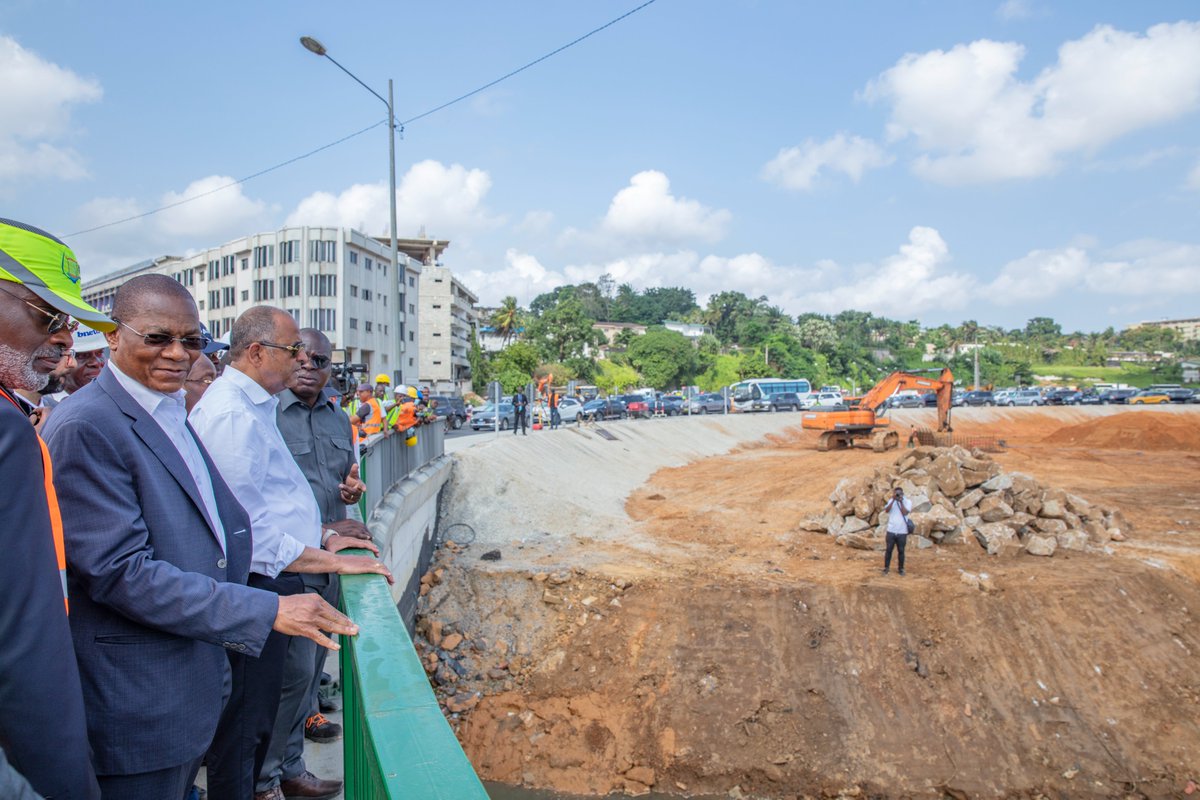 ACHIPatrick4's tweet photo. La Baie sera demain un lieu mythique d’Abidjan !
Transformée par un nouvel échangeur &amp; un pont à haubans qui vont fluidifier la ville &amp; la vie.
Et bientôt une nouvelle marina, lieu de loisirs &amp; de fête pour tous, qui fera rayonner la magie de la Perle des Lagunes !
#OnAvance 🇨🇮 https://t.co/hrlTqtjUsg
