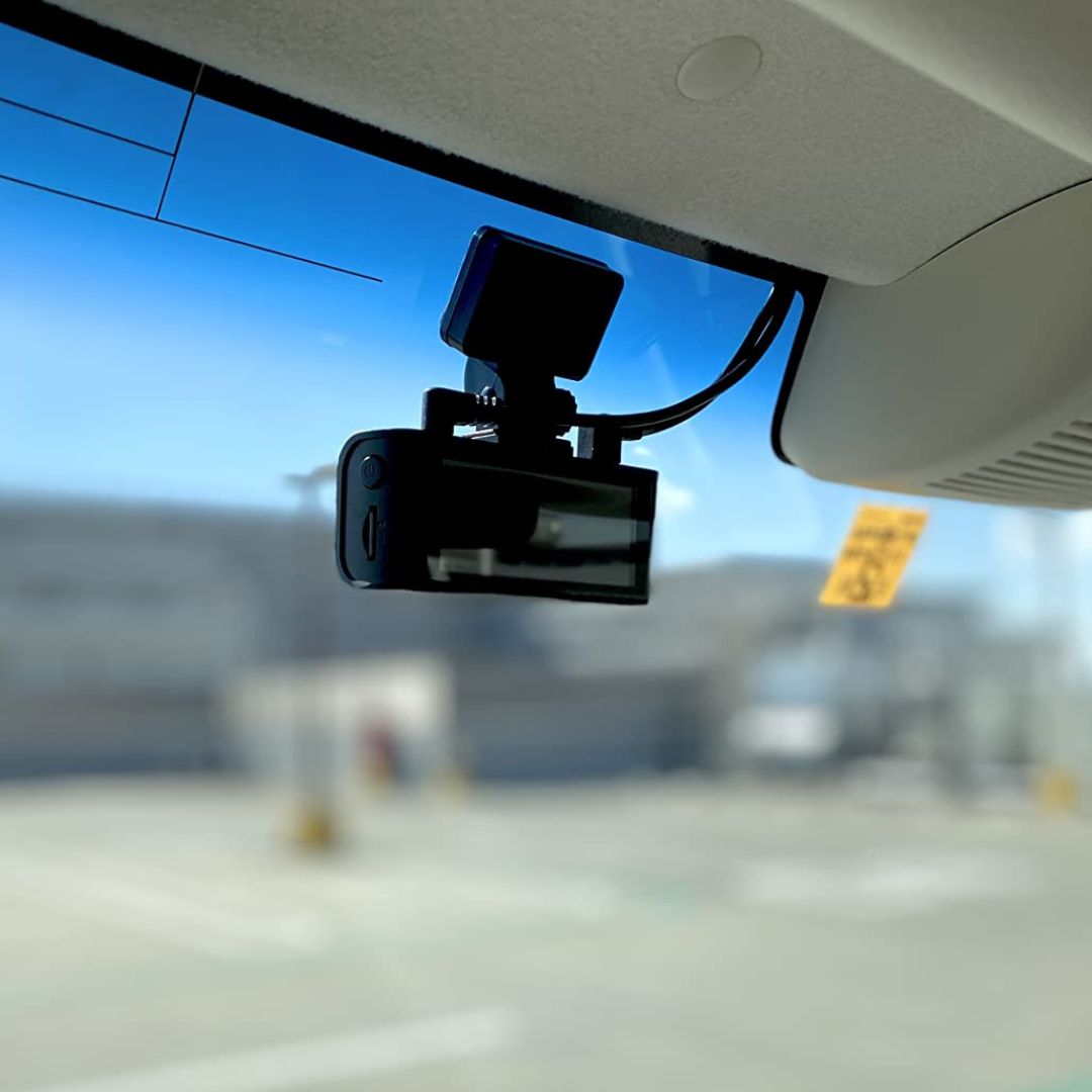 REDTIGERDASHCAM's tweet photo. ⚡You need to have a dependable dash cam on your car and that's why REDTIGER F7N is the best choice.
 
🙋This is because of its small and cool appearance, which doesn't block the sight of the windshield in any way.

 #REDTIGER #myREDTIGER #caraccident #car #roadtrip #Crcamera https://t.co/edNJOoM6rv