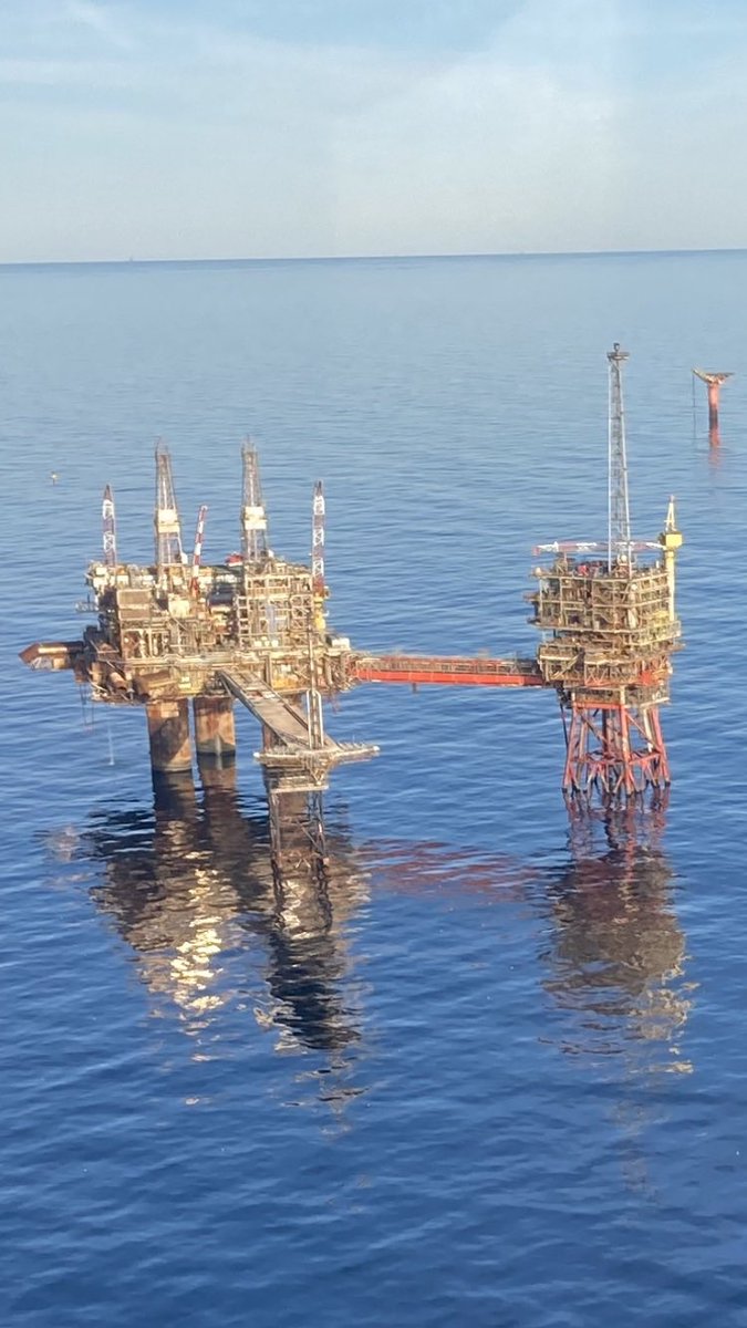 DevonHeliPilot's tweet photo. Last night’s #covid retrieval service saw us holding over a very calm #northsea for our colleagues to complete the crew change before landing on the #berylalpha
#offshore #pilot #s92 #sikorsky #helicopter #oilandgas #oilrig #semisub https://t.co/6Ak2WXuzob