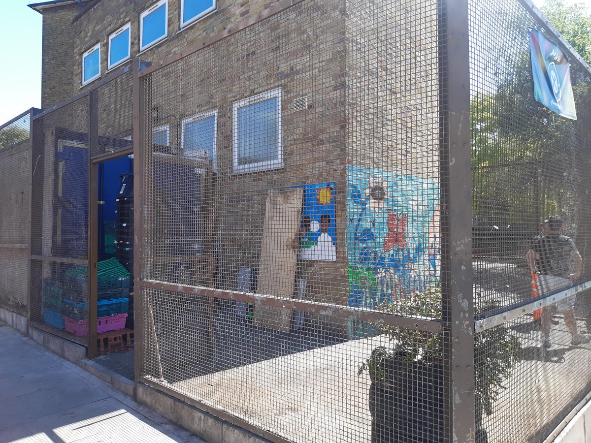 McGee_Group's tweet photo. A few of our fantastic chippies headed down to the Old Oak Common Primary School last week to assist the Bubble &amp; Squeak Charity with the dismantling and removal of the old, worn food stall materials making way for the refurbishment of better-quality ones.
#DeliveringCertainty https://t.co/68vi91SROf