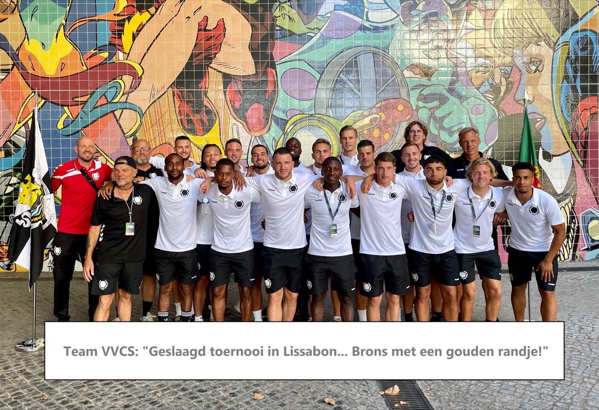 spelersvakbond's tweet photo. Arjan Ebbinge, Team VVCS:
“Geslaagd toernooi in Lissabon, als Statistieken Koning pakken we uiteindelijk Brons met een gouden randje.”
🎉⚽️🏆🇵🇹
#ultimatefootballdraft #teamvvcs 

➡️ https://t.co/lNE1WzuIFX https://t.co/XfAW1UkJ6t
