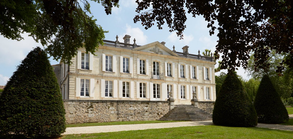 Best Of Wine Tourism | Bordeaux (@bestof_bordeaux) on Twitter photo Et si l’on terminait ces vacances en beauté ?
Avant d’attaquer la rentrée, accordez-vous une dernière escapade au <a href="/ChDeLaDauphine/">ChâteauDeLaDauphine</a> en profitant de son parcours-dégustation, la Visite Privilège, ponctué de pauses gourmandes.
Lien de réservation : chateau-dauphine.com/oenotourisme/ Et si l’on terminait ces vacances en beauté ?
Avant d’attaquer la rentrée, accordez-vous une dernière escapade au <a href="/ChDeLaDauphine/">ChâteauDeLaDauphine</a> en profitant de son parcours-dégustation, la Visite Privilège, ponctué de pauses gourmandes.
Lien de réservation : chateau-dauphine.com/oenotourisme/