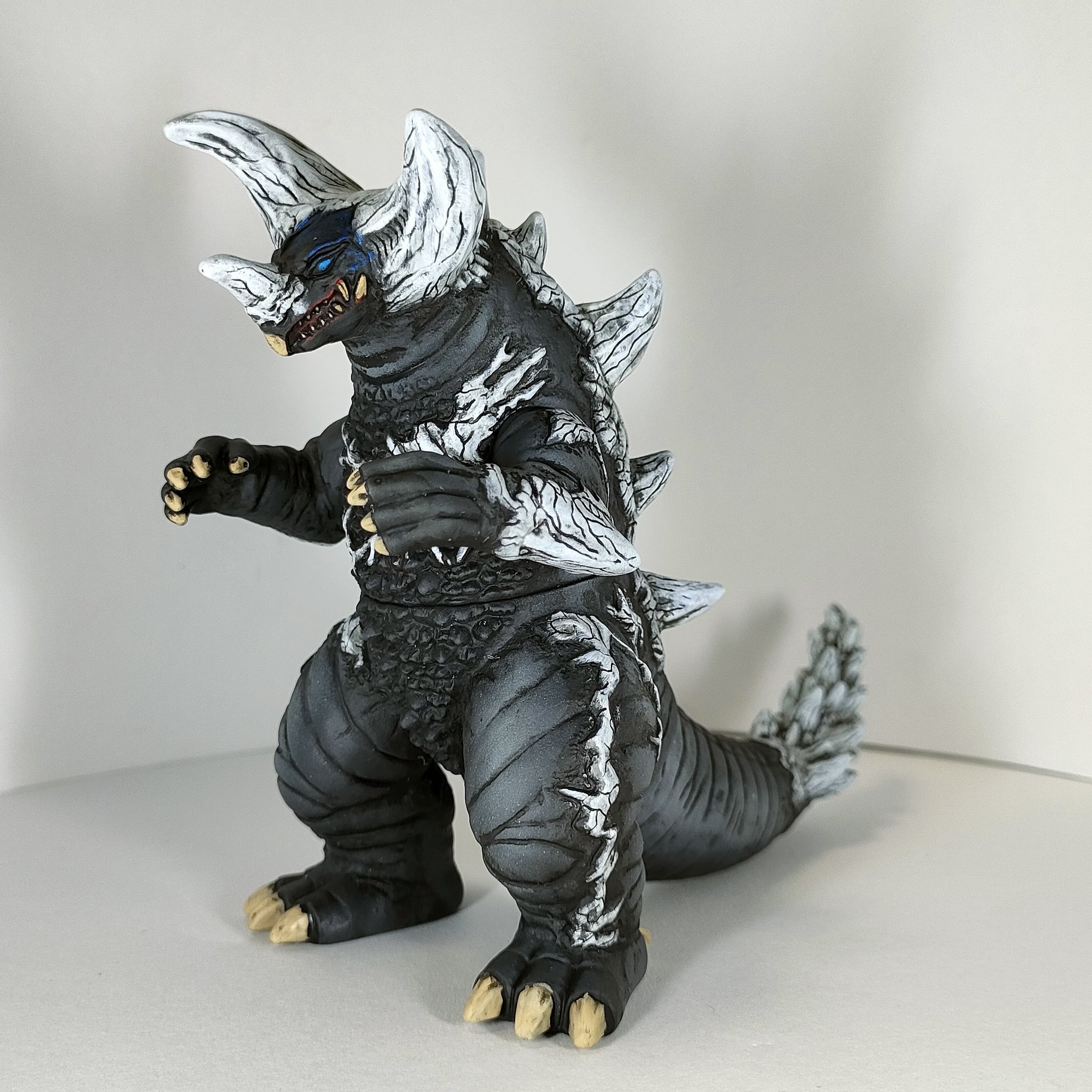 リペイント 完成品 ウルトラ怪獣シリーズ (旧) ウルトラマン EXゴモラ リペイント 完成品 ウルトラ怪獣シリーズ (旧) ウルトラマン EXゴモラ