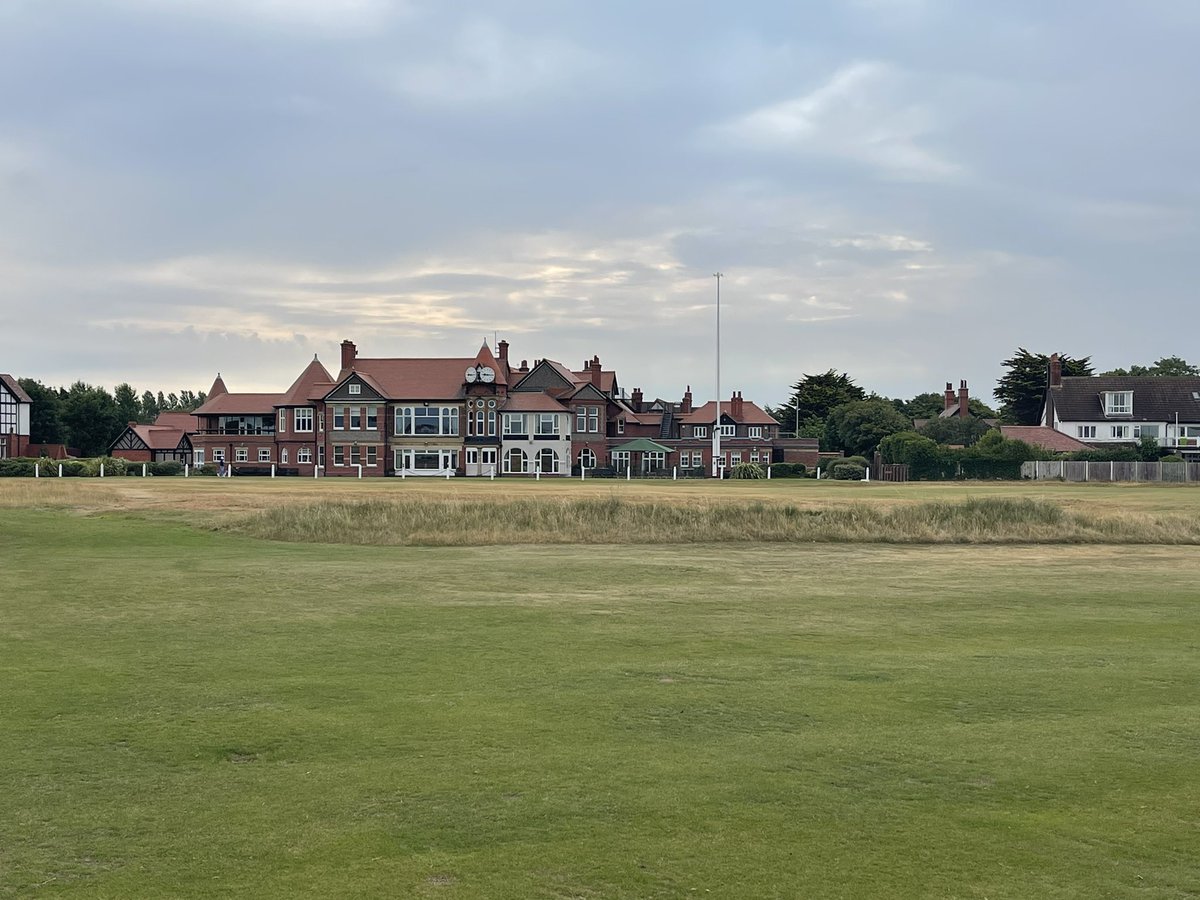 Lesson time @RLGCHoylake with @JohnheggartyPGA who’s biggest challenge as always is to stop me over thinking 🤣🤣😎😎🏌️‍♂️🏌️‍♂️