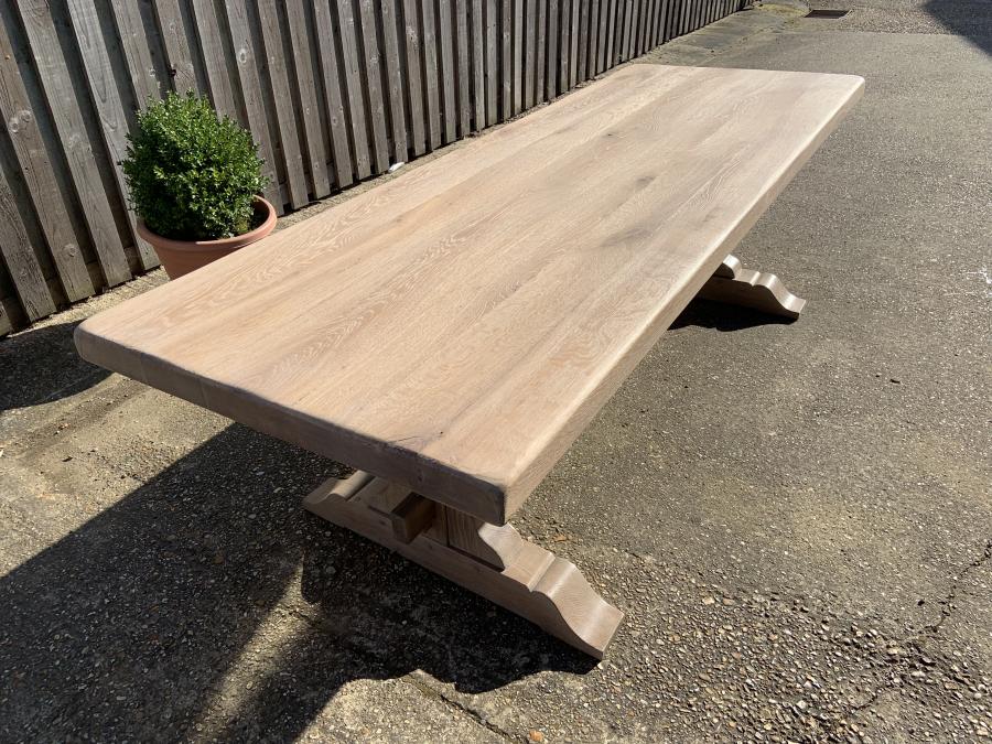 AntiqueTables1's tweet image. 18th Century style Trestle Table 

bit.ly/3Q4WYYC

#trestletable #antiquetrestletable #antiuediningtable #antique #furniture #interiordesign #decor