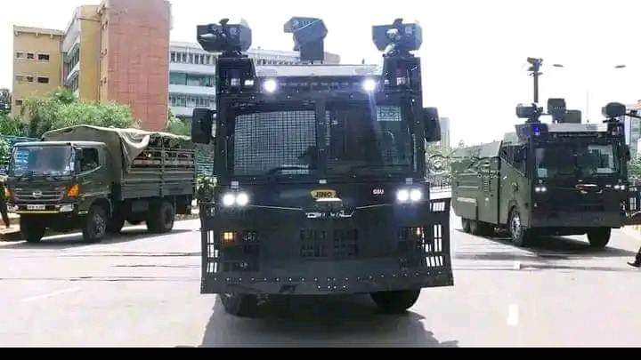 GOmollo2's tweet image. When you happen to see this kind of truck doing road test in your area/County definitely just conclude that you'll be in opposition government...take this to the Bank #Kateni Miti 😂😂