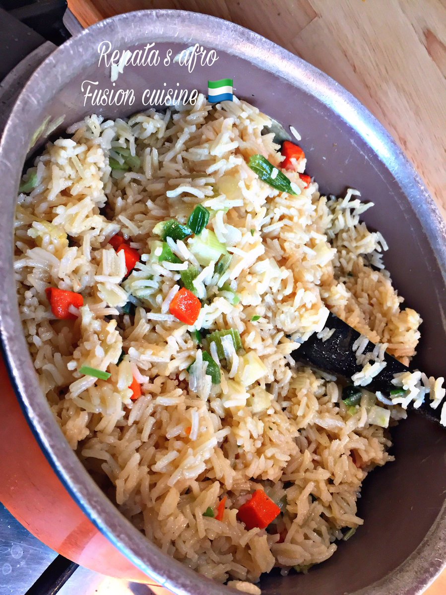 renatacuisine's tweet photo. I prepared Lunch for my Music Teacher and I , before starting my Bass Guitar ๐ธ Lessons.
Was Prawn Curry extra spicy ๐ถ with aromatic coconut vegetable Rice.
Now we getting down to work. Playing a new composition today ๐ธ๐ธ
#mattaodo
#entertainer
#salonechef
#SaloneTwitter ๐ธ๐ฑ https://t.co/o4szY0U2Cn