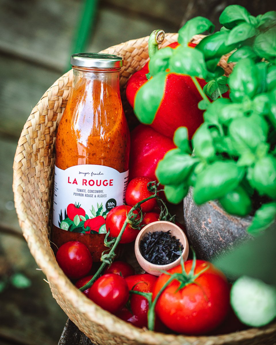 nozimages's tweet photo. C'est la saison des soupes froides 🥒
#nozimages #nozimagesstudio #photoculinaire #soupefroide #soupe #labelleiloise #soupeverte #green #greenliving #foodporn #foodphotography #bretagne #food #photography #saison #vegetables #veggies #fresh #summer #soup #foodstyling https://t.co/w98OB5wYzZ