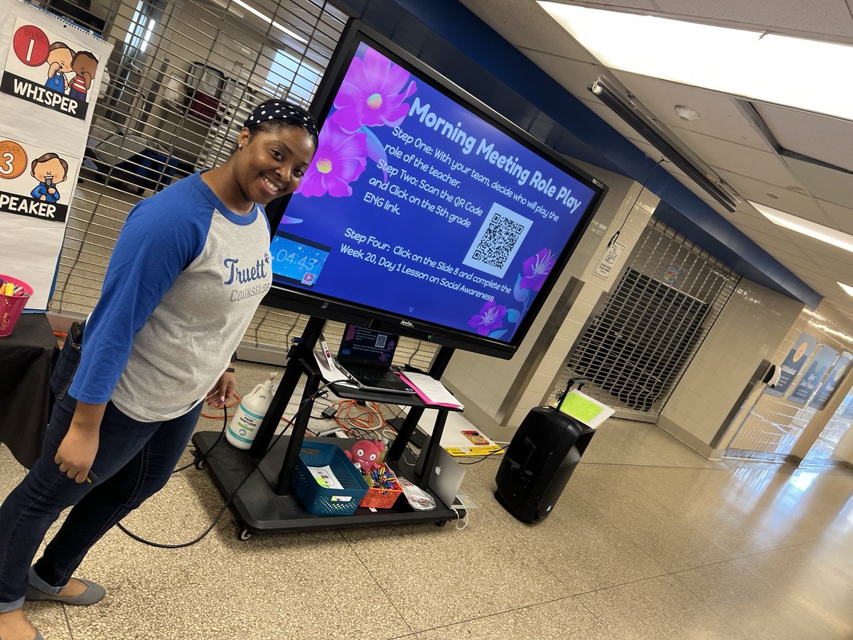 GWTruett's tweet photo. Our fabulous counselors getting our staff ready to go! Social Emotional Learning, morning meetings, calming areas and so much more! Truett Tigers 🐯 gearing up for the year! @ACEDallasISD @PrincipalBernal @TeamDallasISD https://t.co/1BIVWulaSc
