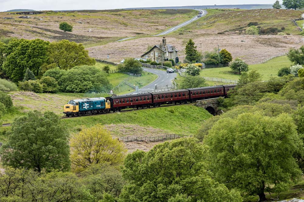 A call to support heritage rail on Yorkshire Day - news.railbusinessdaily.com/?p=64475