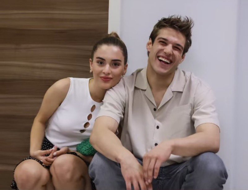 Aşk tesadüfleri sever...💌
<a href="/serrapirinc/">Serra Pirinc</a> <a href="/haktanzavlk/">Çağdaş.</a> <a href="/ozgurfosterr/">Özgür Daniel Foster</a> <a href="/caglassimsek/">Çağla Şimşek</a> 
#SerraPirinç #HaktanZavlak #OEzguerDanielFoster #çağlaşimşek 
#EgHaz #zeycağ #Tozluyaka