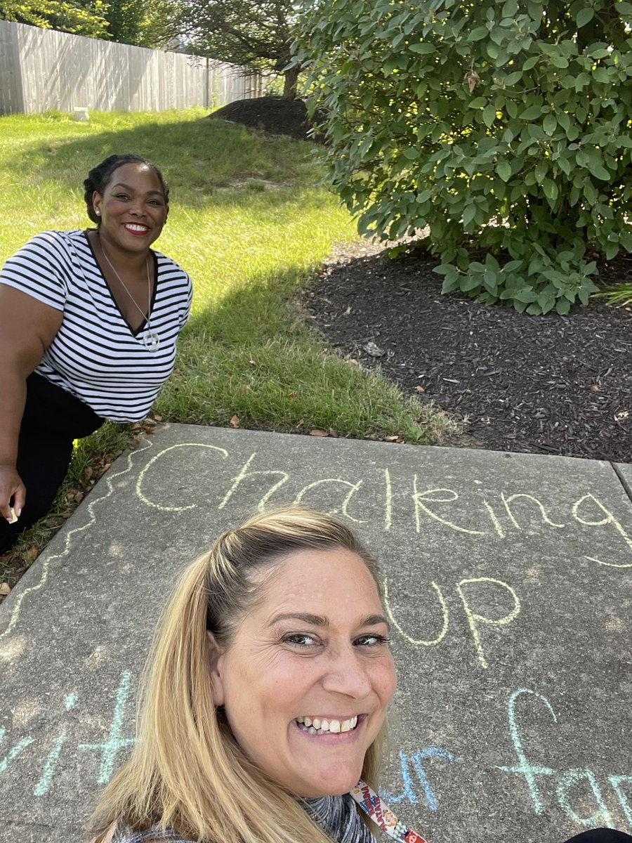SaraWelshLit's tweet photo. “Chalking it up” with our WRE Families!  @WhiteRiverEagle #GoingPlaces https://t.co/96v988B6Hk