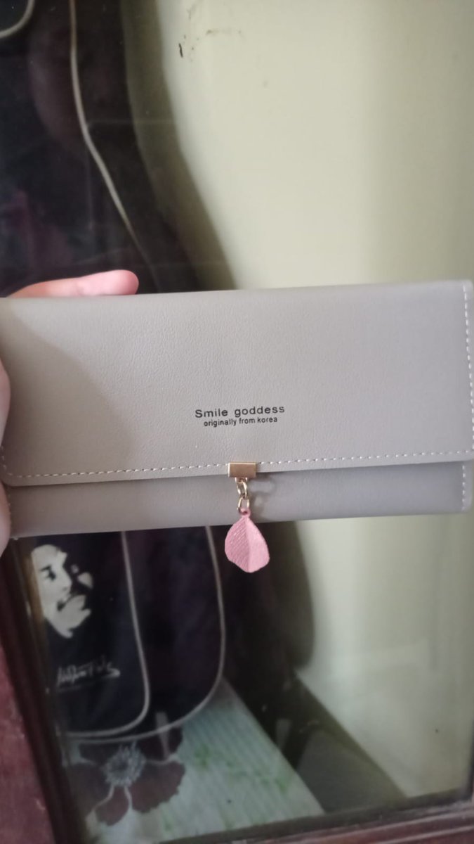 ❗ DOMPET HILANG ❗

pls pls yang liat dompet ini di sekitar jalan asem 4 duri kepa kebon jeruk, jakarta barat
yang liat dompet ini tolong banget dm yaa 🙏🏻🙏🏻 makasii banyak

tolong bantu retweet juga ya 🙏🏻🙏🏻 thank youu semua