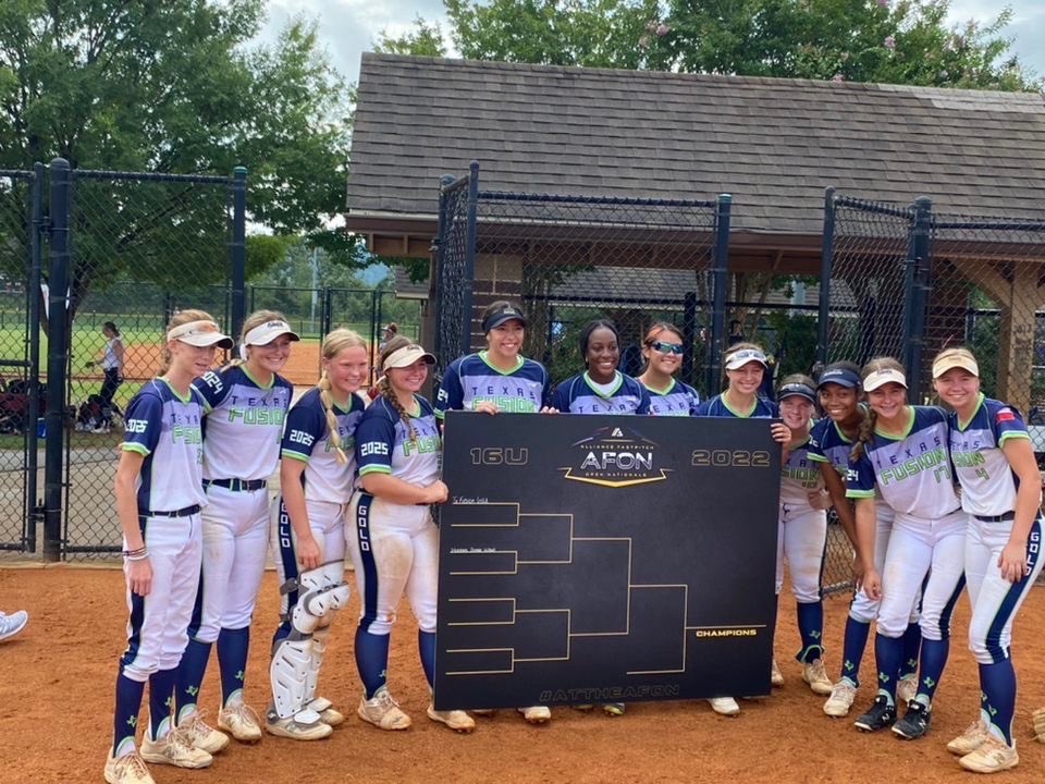 We made it to the elite eight of the <a href="/AllianceOpenNat/">Alliance Fastpitch Open Nationals</a> tournament in Tennessee!! Catch us at 1:00pm at Warner Park on field 1! 
#goldminded @TXFusionGold16U <a href="/LegacyLegendsS1/">Legacy & Legends Softball</a>