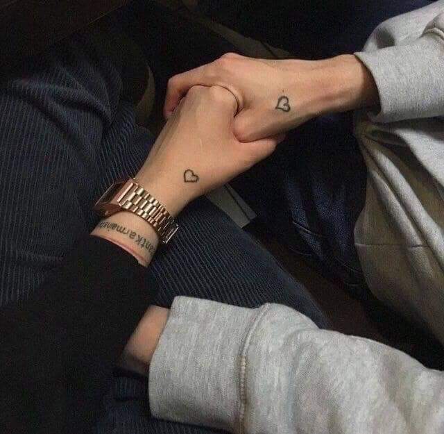 2000lkd's tweet image. ᷂كَلما ᷂وضٌعتَ ᷂حٌداً ᷂للجَمال ᷂، ᷂تْأتينٌ ᷂أنتِ ᷂وتَكسَّرينِه💙🌿