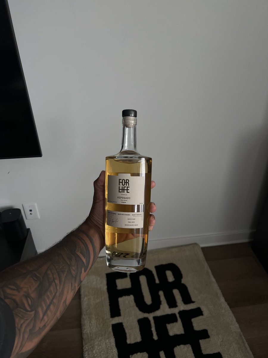 It’s a ForLife Friday. Pour up 🏆 @forlifetequila
