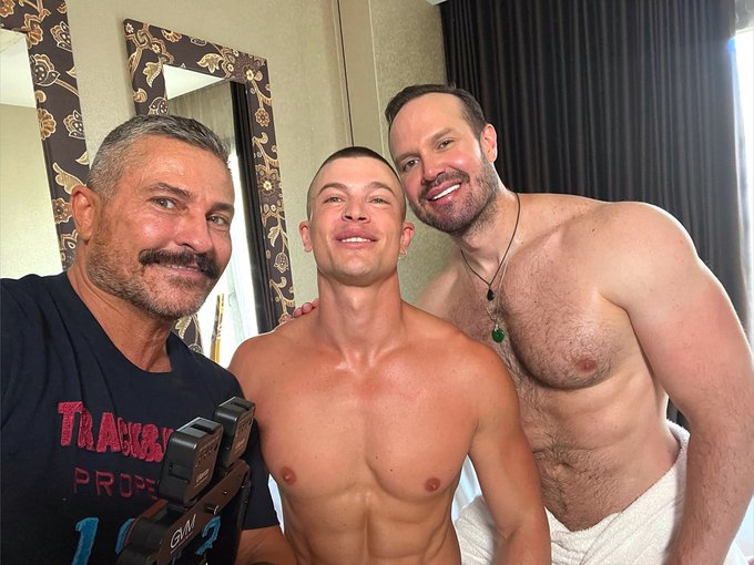 2 pic. My comeback begins! 
With @RuslanAngelo and the best director winner of @GrabbysEurope @MachoJim