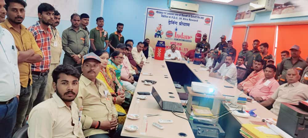 @GorakhpurIndaneDO (@gorakhpurindane) on Twitter photo Safety Clinic and PDC training was organised for Gorakhpur III LSA under Gorakhpur IDO at Indane Bottling Plant, Gorakhpur. More than 80 distributors and deliverymen participated in the training programme.<a href="/IOCL_UP/">IOCL Uttar Pradesh</a> <a href="/SanjivKakkar3/">Sanjiv Kakkar</a> <a href="/thakurkm007/">Krishna Mohan Thakur</a> Safety Clinic and PDC training was organised for Gorakhpur III LSA under Gorakhpur IDO at Indane Bottling Plant, Gorakhpur. More than 80 distributors and deliverymen participated in the training programme.<a href="/IOCL_UP/">IOCL Uttar Pradesh</a> <a href="/SanjivKakkar3/">Sanjiv Kakkar</a> <a href="/thakurkm007/">Krishna Mohan Thakur</a>
