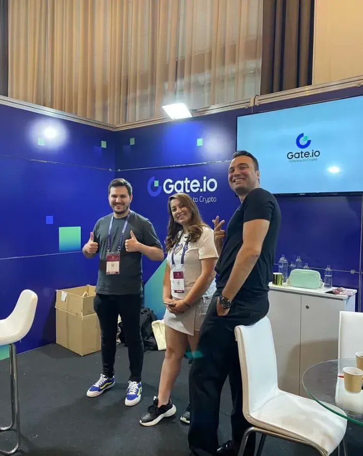 Gate's tweet photo. It was a really fun event at the #Blockchain Economy Summit 2022 in Istanbul, Turkey where the #Gateio Community Manager Ege Ozseyhan, KOL Recruiter @sahinarifee &amp; Head of Operations @kutluhanakcin interacted with #crypto influencers, developers &amp; project founders. https://t.co/iGvrgiitgb