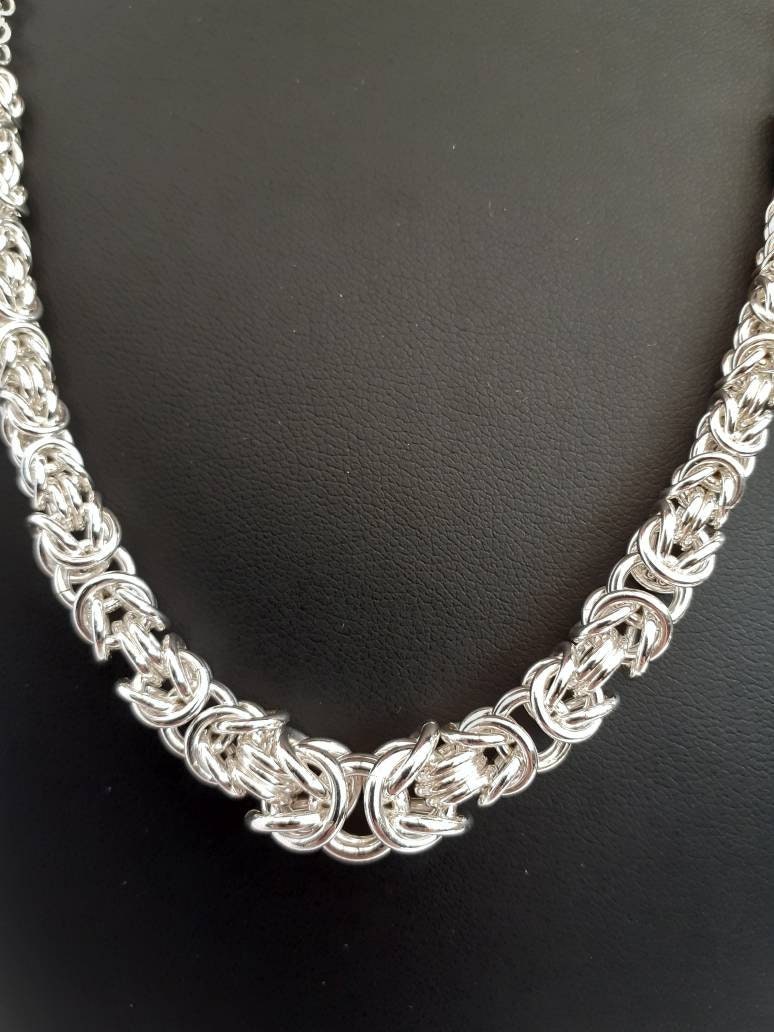 vivcrabbe's tweet photo. Silver Chainmail Necklace, Unique Necklaces For Women, Bridal Necklace Silver, Mothers Day Gift From Son, Mom Birthday Gift From Daughter https://t.co/RvwM8QQiKa #Etsy #UKArtisanJewellery #ForWife https://t.co/OXLeCticac