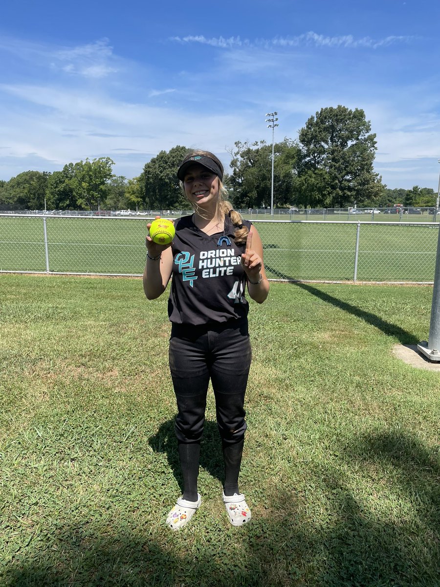 hit my first 💣today guest playing for @OHE18UWillis! @AWhisenhunt31 <a href="/CoastRecruits/">Coast 2 Coast Recruits</a> <a href="/IHartFastpitch/">I❤️Fastpitch</a> <a href="/CNUSoftball/">CNU Softball- 2022 National Champions</a> <a href="/UNCP_Softball/">UNCP SOFTBALL</a> <a href="/UNGSoftball/">UNG Softball</a> <a href="/UWGSoftball/">West Georgia Softball</a> <a href="/OspreySB/">UNF Softball</a> <a href="/UWFSoftball/">UWF Softball</a> <a href="/LMC_Softball/">Lees-McRae Softball</a> <a href="/PSCSoftball/">Pensacola State Softball (FL)</a> <a href="/TopPreps/">College Coach / College Scout / College Recruiter</a> <a href="/SnapMyAd/">🙋🏾‍♀️🥎</a>