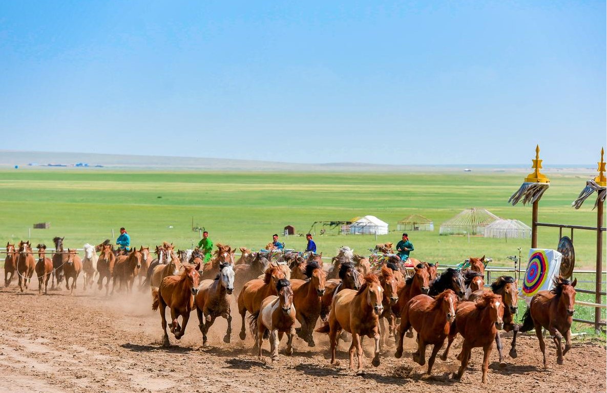 The Inner Mongolia prairie is so beautiful in summer