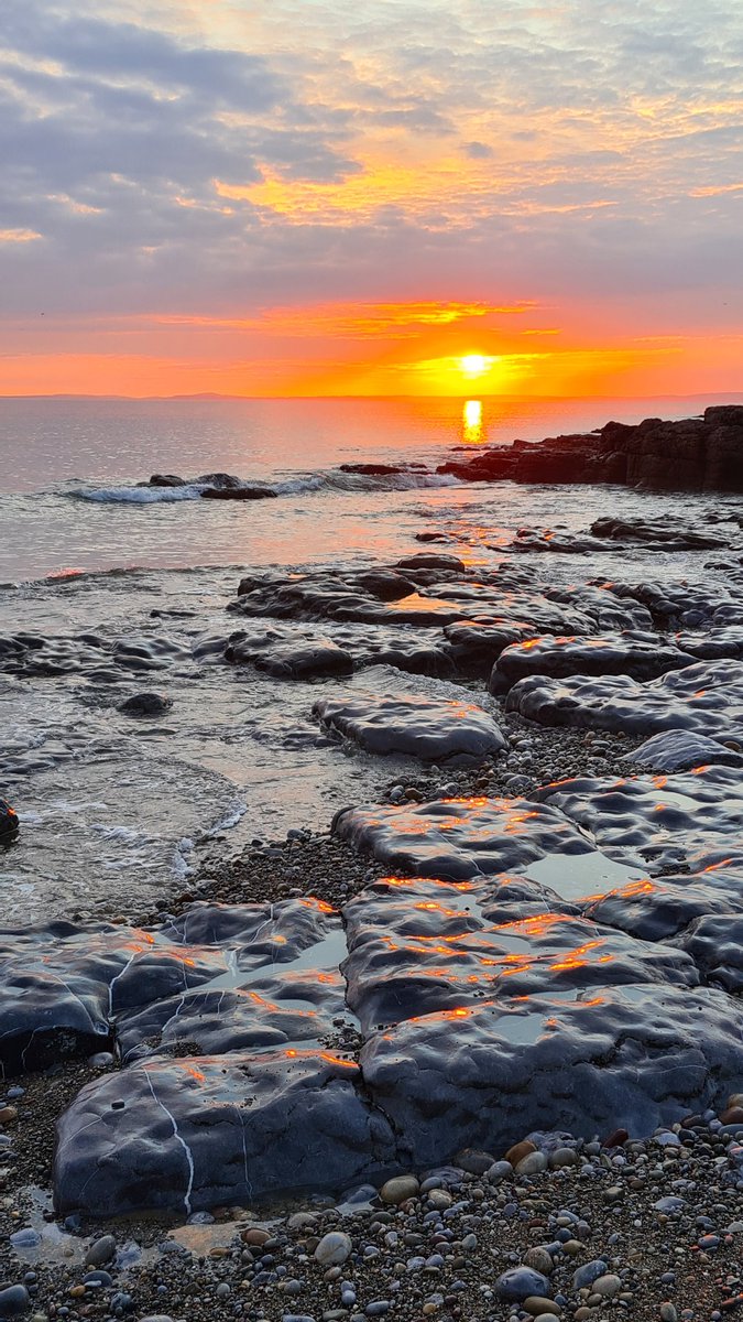 Chris Meaker π΄σ §σ ’σ ·σ ¬σ ³σ Ώ (@chrismeaker29) on Twitter photo Wonderful #sunset last night at #RestBay #Porthcawl on a night out with <a href="/WesternValleyCC/">Western Valley CC</a> Wonderful #sunset last night at #RestBay #Porthcawl on a night out with <a href="/WesternValleyCC/">Western Valley CC</a>