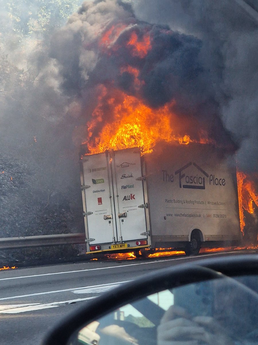 A2 BLUEWATER: A lorry has caught fire on the A2 near Bluewater. Photo: Katie Tyler. https://t.co/X5BtPJieeB