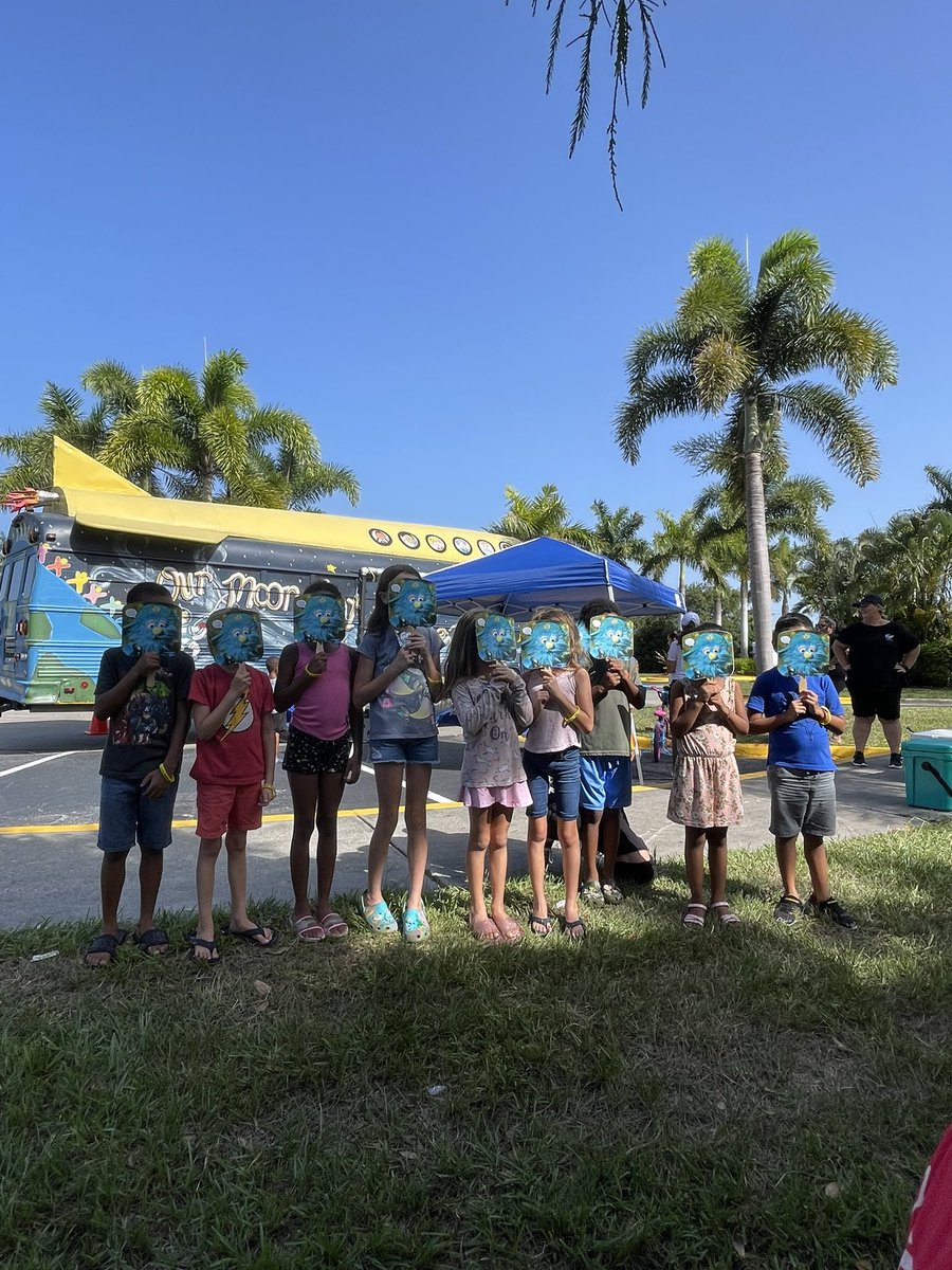 Just the first of many VBE community visits. Loved seeing our students and their families! We even got to hang with <a href="/PuppetTla/">TLAMoonshotPuppet</a> <a href="/verobeachelem/">VBE</a> <a href="/TLA_Moonshot/">The Learning Alliance</a>  #vbevibe