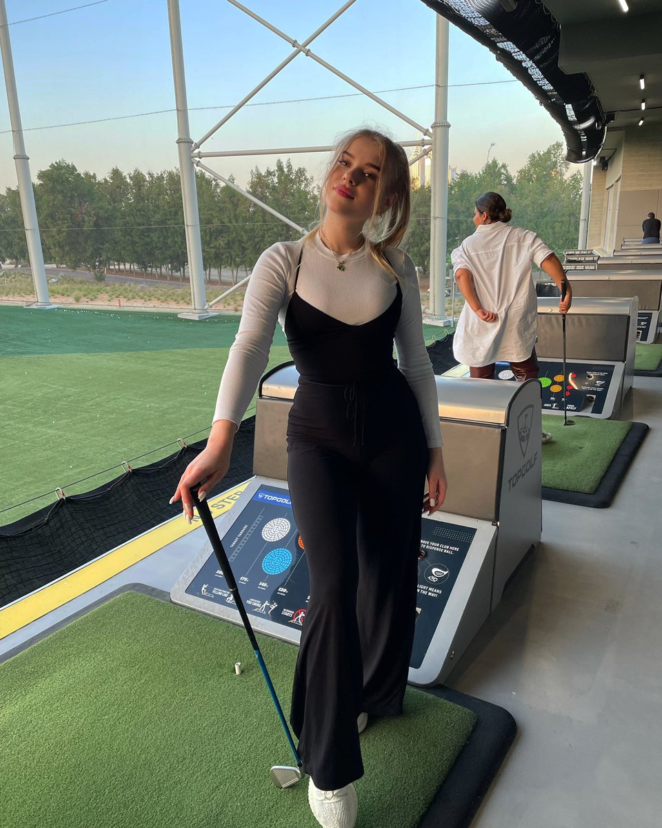 alexacrypto_'s tweet photo. What’s the hottest alt to buy for next week? https://t.co/aVGo4OkFdS