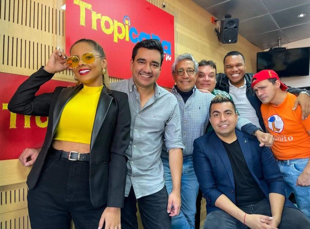 Aquí listos para contarles #CómoAmanecióBogotá 
@PereTantico <a href="/soyadribustos/">@YoSoyAdrianaBustos</a> <a href="/luchitohumor/">LUCHITO (L)</a> <a href="/jojojotaflorez/">Jota Flórez</a> Ricardo Ramírez <a href="/ElChancho414/">El Chancho</a> <a href="/TropiBogota/">Tropicana Colombia</a> Tropicana 102.9