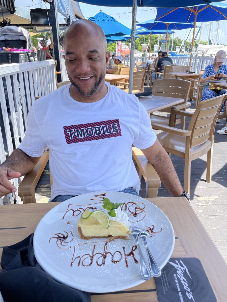 Justin Burnett tweet media