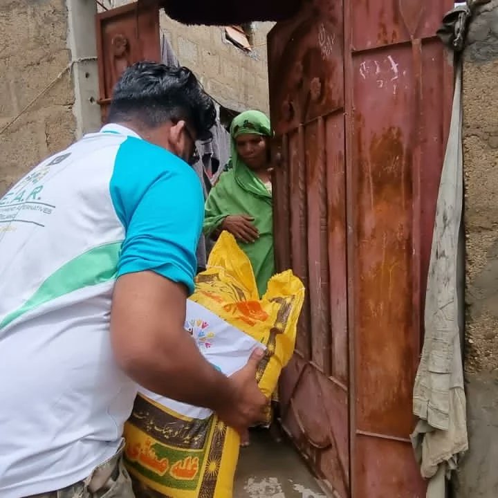 The monsoon rain spell has badly affected thousands of households in Karachi. 

GEAR played its role by providing Relief Ration bags in Ibrahim Hyderi at doorstep of more than 100 rain-hit families. 

#DisasterResponse #ForTheGreaterGood #Rain #Ibrahimhyderi #climatechange