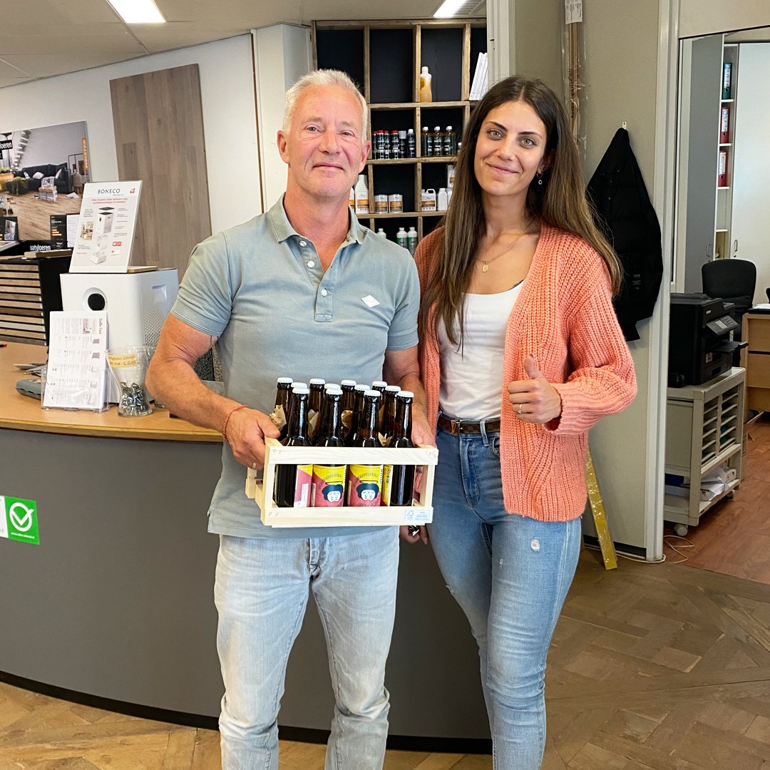 Deze week hebben we weer een aantal vakmensen verrast met een heerlijke verkoeling van de Waalwijkse stadsbrouwerij Stadsbrouwerij Sint Crispijn 

ProStairs traprenovatie, Flens BV, The Eydenberg, J&amp;M Vloeren en The New Makers Geniet ervan! 🍻