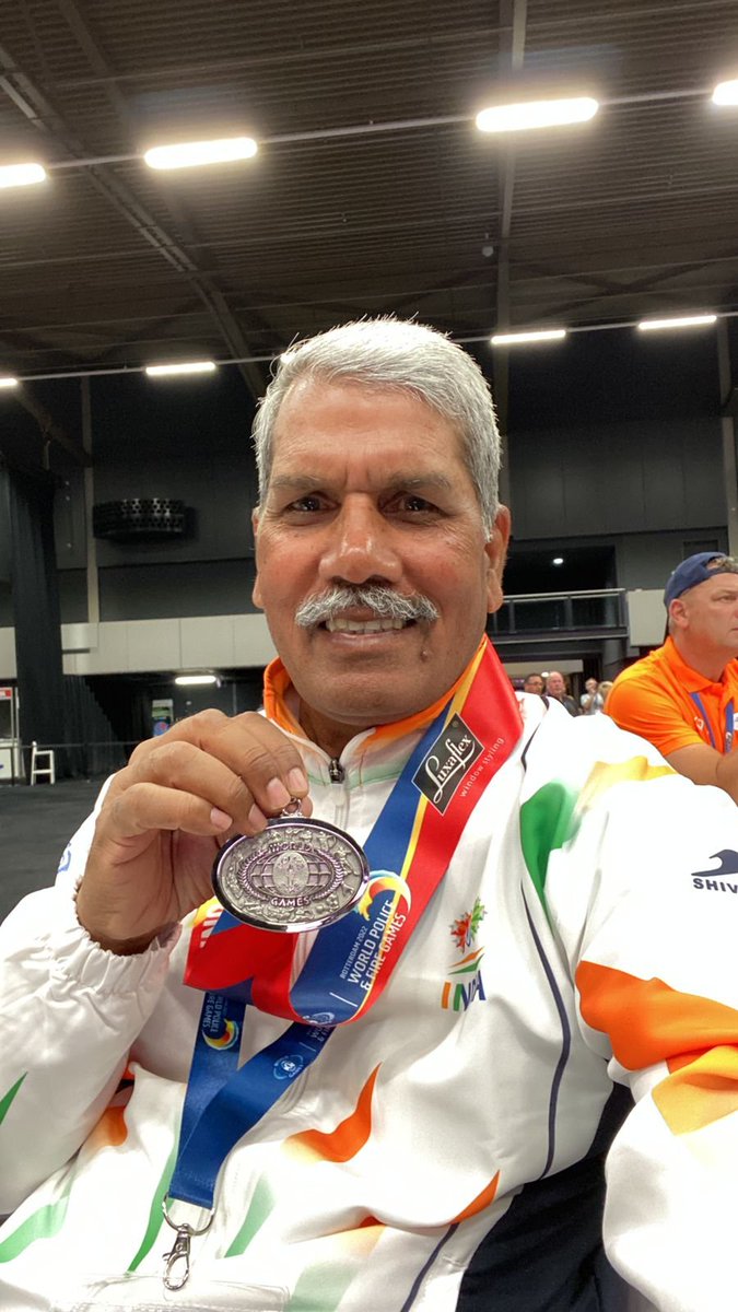 ANI's tweet photo. Dr Kashmir Singh IPS (Rtd) won a Silver medal for India in Golf at the World Police &amp; Fire Games, at the age of 71. The championship is being held in the Netherlands. https://t.co/cZoaiQMqAM