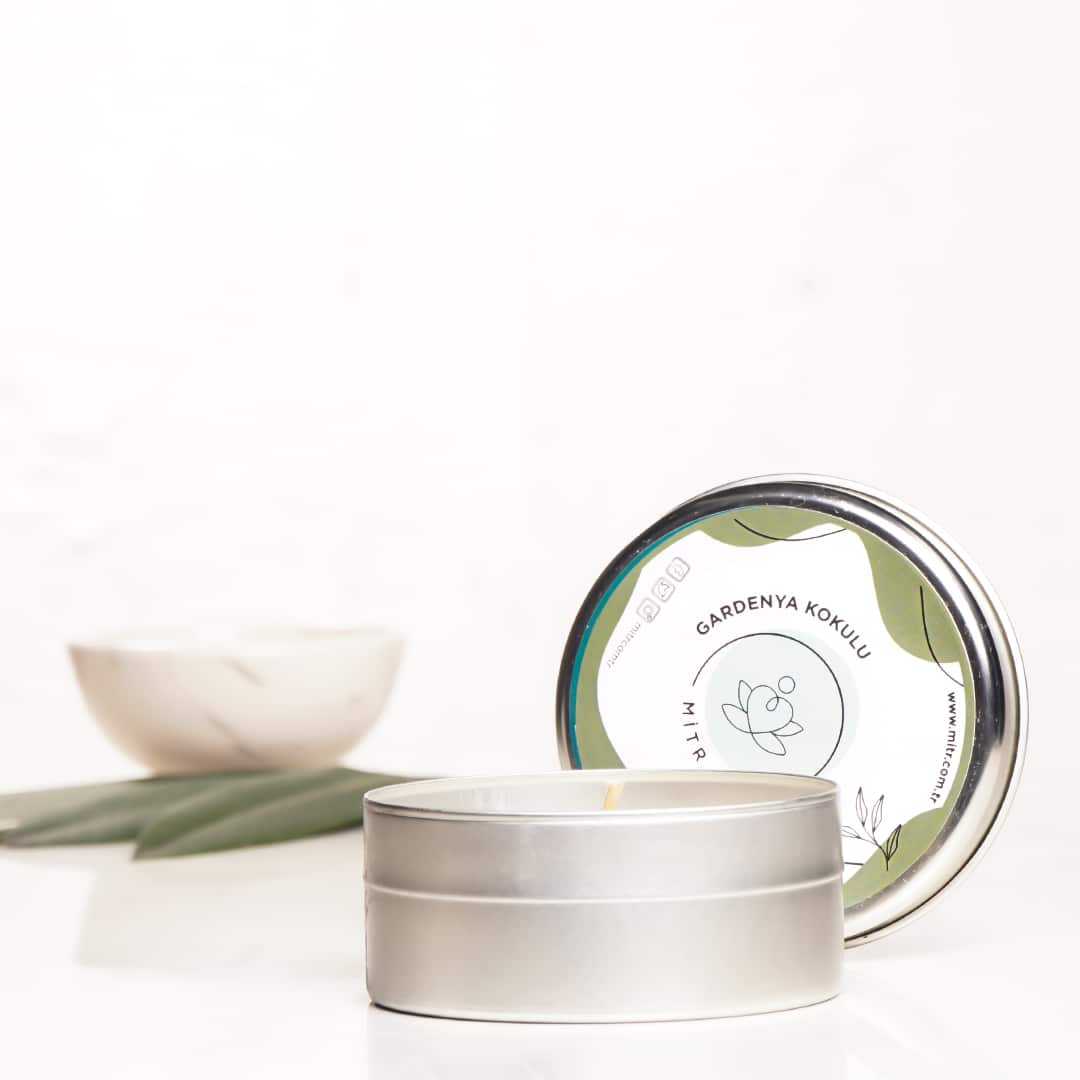 tutsucesitlerii's tweet image. Bulunduğunuz ortamı eşsiz bir çiçek bahçesi ambiyansına dönüştürecek bir mum deneyimi!⛅

#kokulumum #soyamum #vegan #veganmum #terapi #aromaterapi #metalkutudamum #gardenya #gardenyakokusu