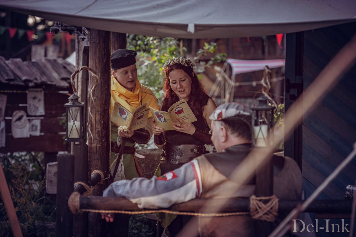 RainbowRatArt's tweet photo. Wir müssen schnell sein wie wildes Wasser
Wir müssen stark sein wie ein Taifun
Wir müssen heiß sein wie Höllenfeuer
Geheimnisvoll zugleich so wie der Mond 🎶🎵
#photographylovers #larping #larp #photos #Fotografie #Bogenwald #witcherworld #liveactionroleplay https://t.co/Iggz4ZlwKL
