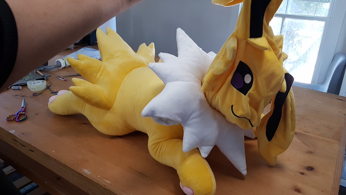 plushiluv's tweet image. Here&apos;s a handful of photos from the project journal. There&apos;s been talk about manufactured plushies being passed off as handmade, so uhh I guess this is a reminder that everything from me is 100% handmade in-house!