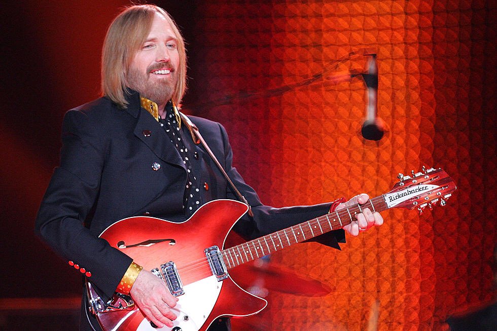 VIRGINRINGO's tweet photo. Ore 14 parte #RevolverSurf su @VirginRadioIT con @tompetty e la sua #Runningdownadream poi i vostri whatsapp al 3424141411.. #Revolver #Djringo ๐ดโโ ๏ธ๐ง https://t.co/cbncnKoeSX
