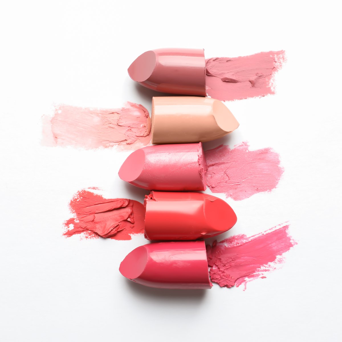 EvonikPC's tweet photo. Today is national #lipstick day💄! And did you know that Evonik makes your #lipstick glossy? Our "Smart Polymers" deliver wear resistance in color for use in #colorcosmetics, such as #lipcolor, eye lash or eye shadow. More about TEGO® SP 13-6: https://t.co/WIa79vmk2U SP-13-6 https://t.co/f1l0Y4kqE8