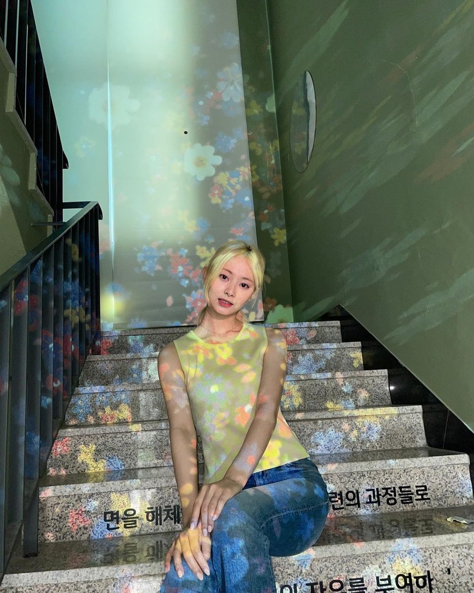 thinkeaboutzu's tweet photo. 🌼💙 https://t.co/YwNz4tVZGC