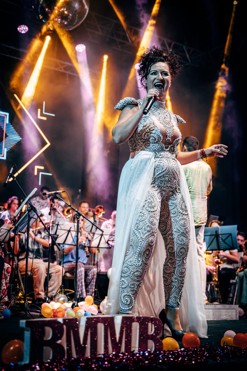 BMMBerja's tweet photo. 📢 Este espectáculo contó con la inestimable ayuda y colaboración de @aytoberja.
🎤 Voz #SolRuiz
🩰Baile grupo #EsmeraldaFajardo
📸 Instantáneas de #JuanmaVR (Ig: @ Juanma_v.r)
🎚️🎧 Sonido #AudioMurgis
🎆 #PirotecniaAlboran
¡No hay palabras para agradecer el apoyo recibido! https://t.co/n2FHdvYvTt