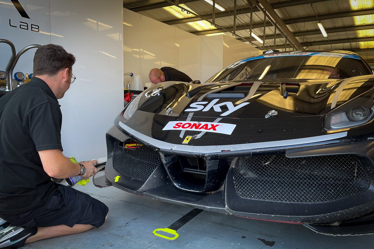 From one legendary circuit to another: this weekend we're at <a href="/SilverstoneUK/">Silverstone</a> with the <a href="/GTCUP/">GT Cup Championship🏆</a> and a fantastic grid of machinery!