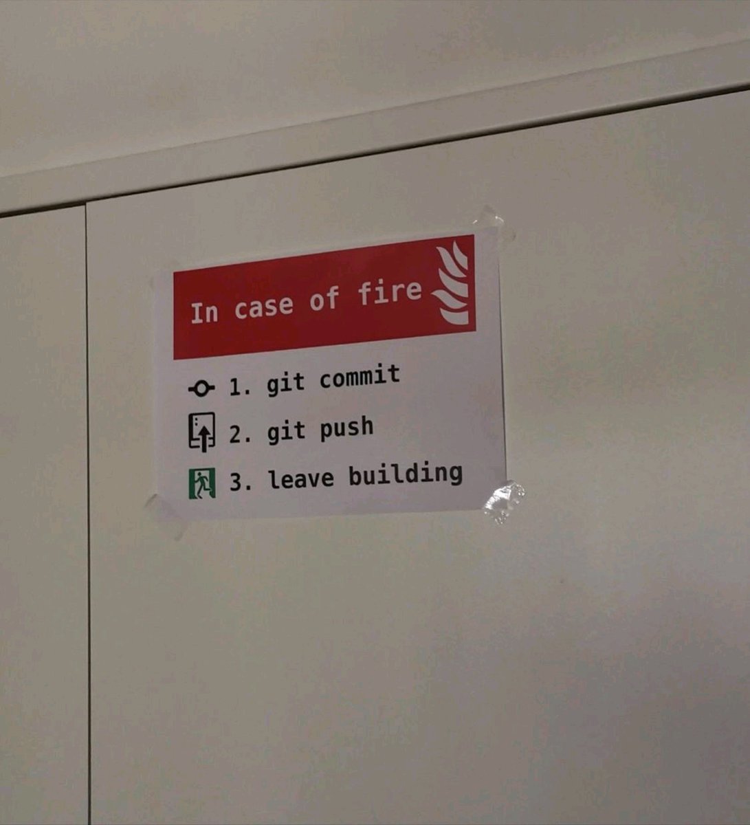 MajdMaziar's tweet image. Coding fire drill ... 
#coding #codehumour